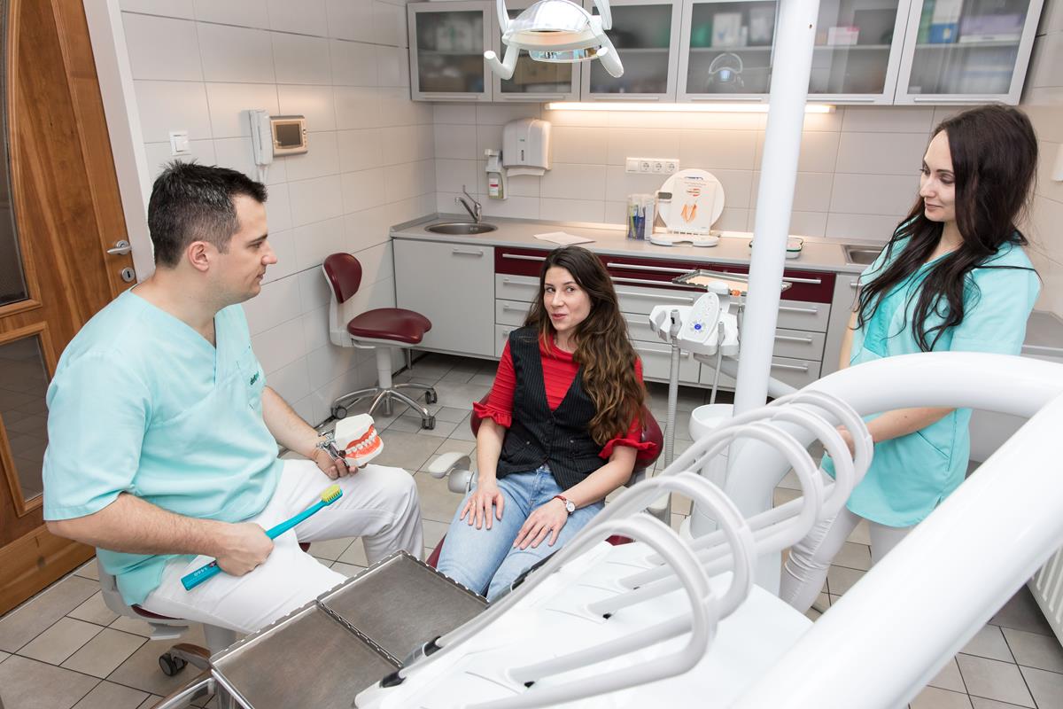 Szájzár kezelése előtt a rendelőben