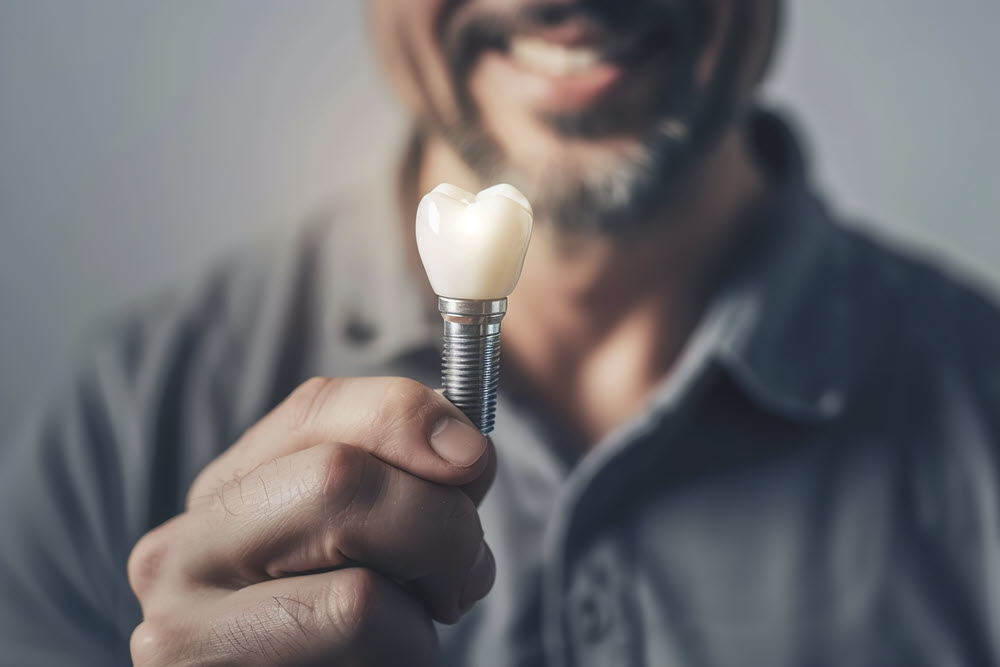 Az őrlőfogak helyén a csont és anatómiai viszonyok jóval összetettebbek, mint az elülső régióban