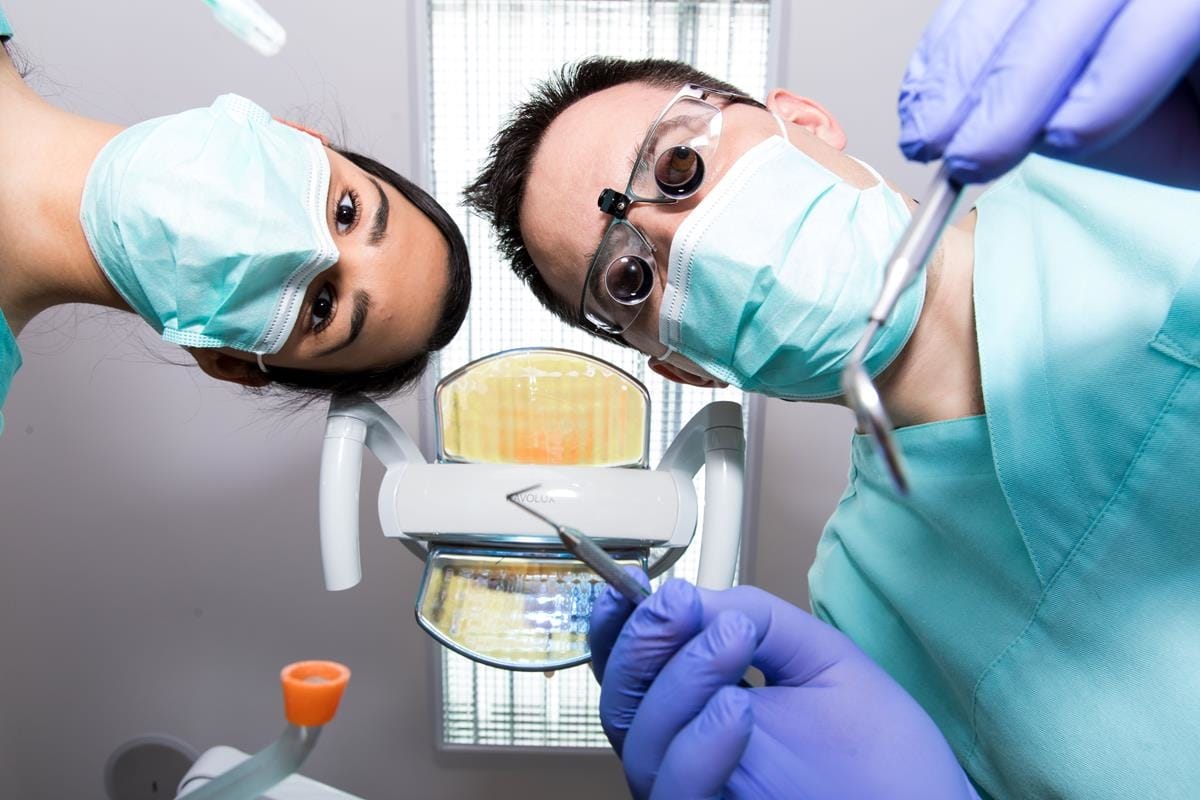 fogágybetegség kezelése a fogorvosi rendelőben