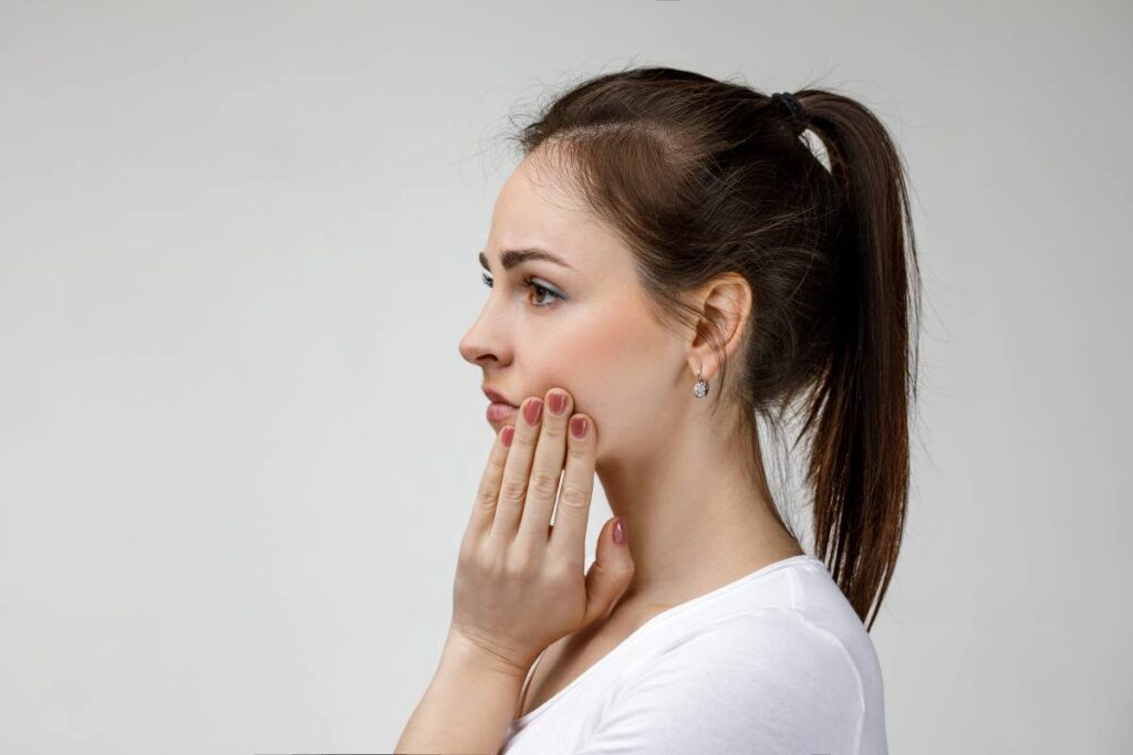 Az érzékeny fog kialakulása különböző okokra vezethető vissza