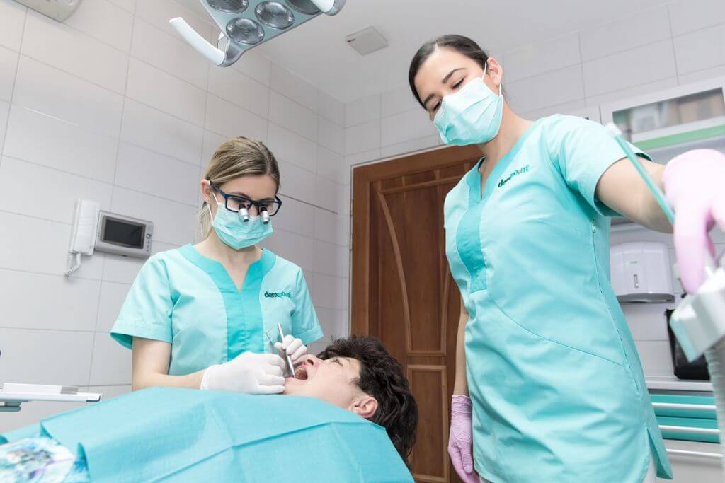 A fog tömés anyaga, típusa meghatározó a kezelés végeredményét tekintve.